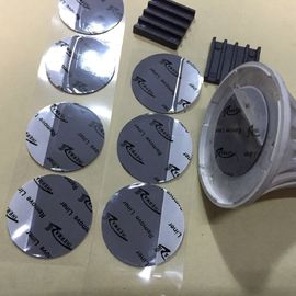 Highly compliant surface characteristic with high thermal insulation materials for LED heat sink